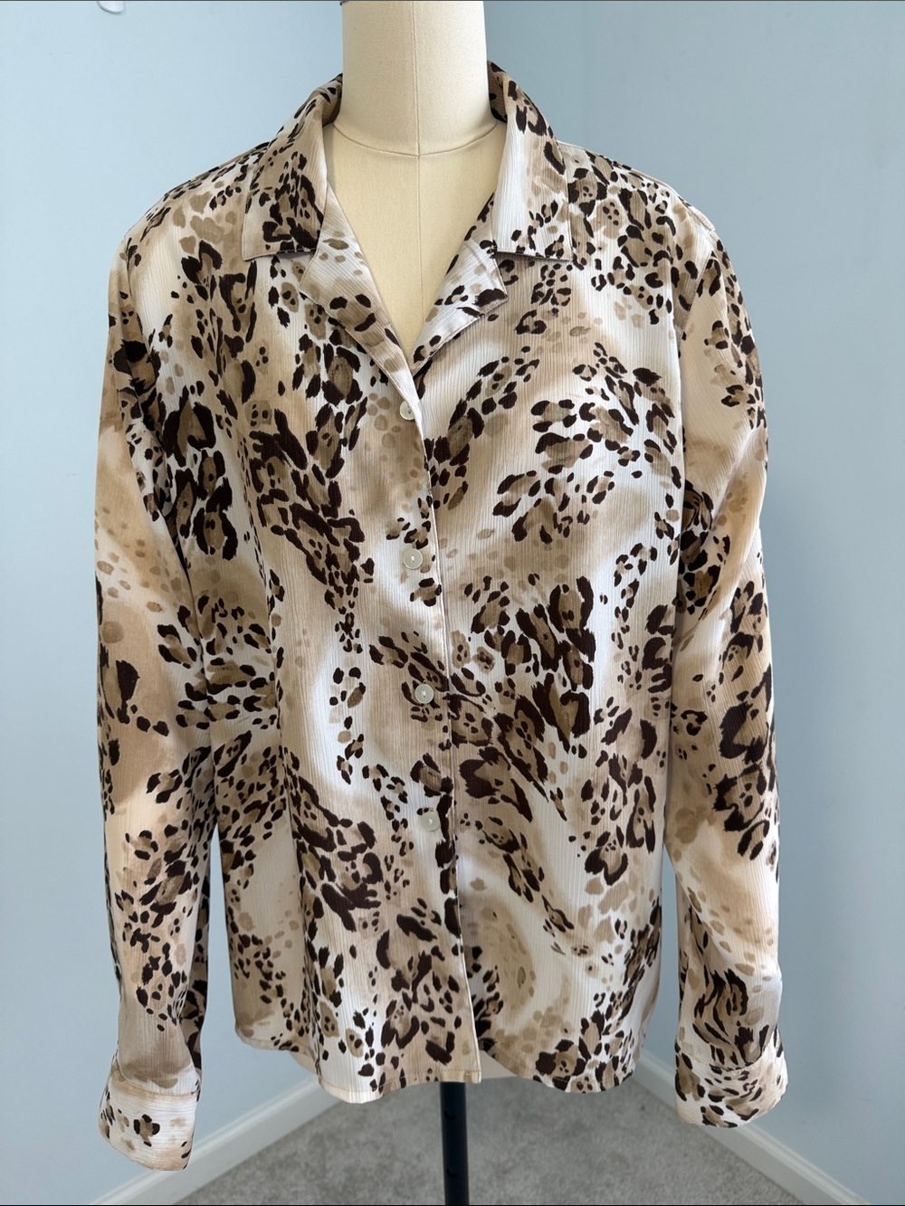 Alfred Dunner Leopard Print Button-Down Top Beige & Brown SZ14